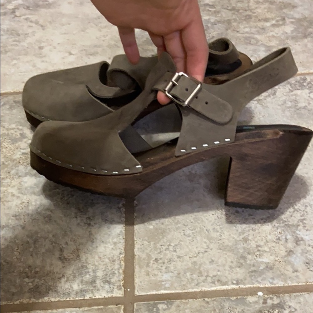 Lotta’s Clogs